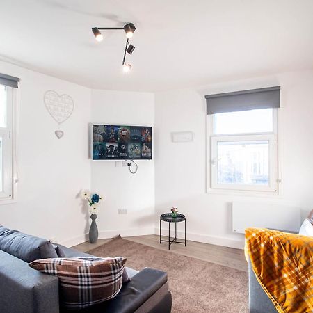 Appartamento The Heart Of Huddersfield Hideaway Esterno foto